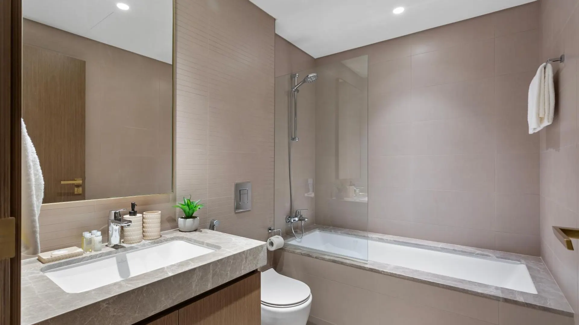 Seaview Living 2 Bedroom - Grand Bleu By Elie Saab Dubai